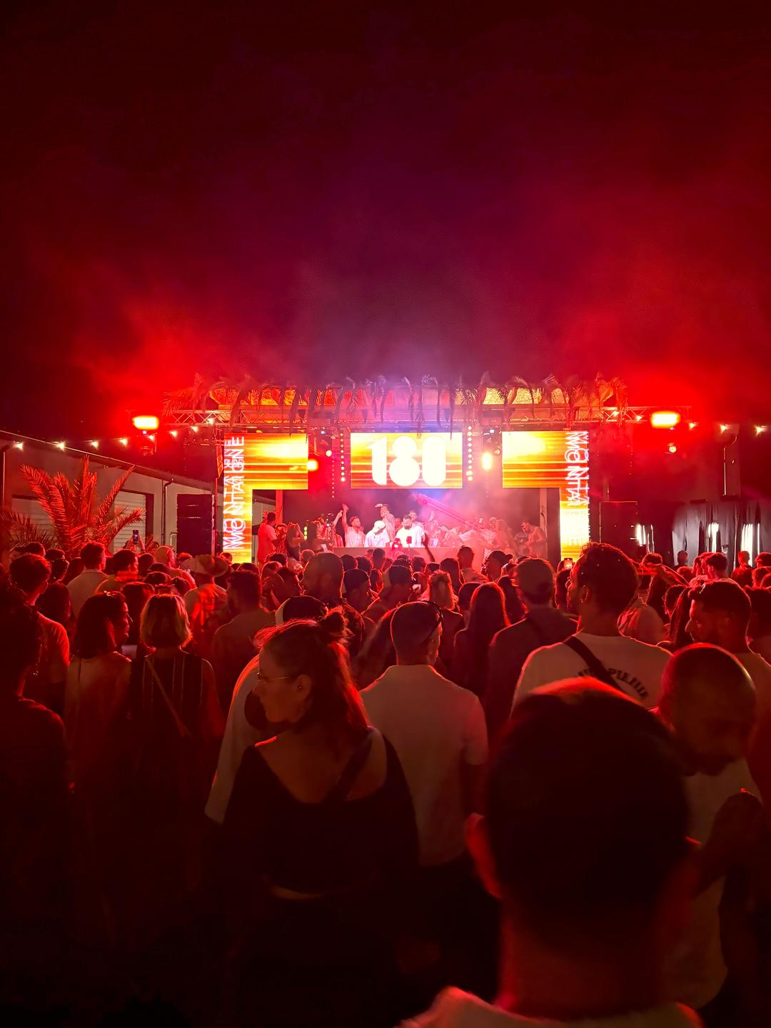 Mainstage Le 180 rouge